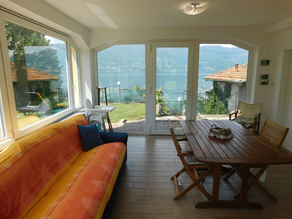 Villa Haus Am See Porto Valtravaglia Exterior foto